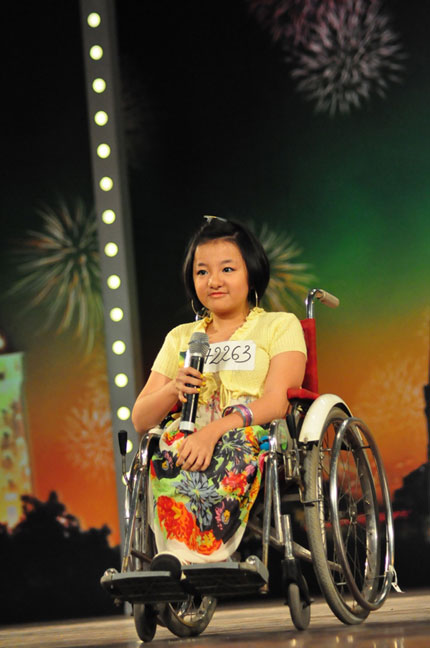 Phương Anh 'xương thủy tinh' cứu sống VN's Got Talent