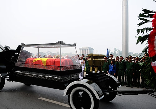 V&otilde; Nguy&ecirc;n Gi&aacute;p