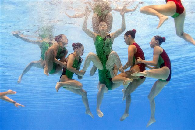 Đội bơi nghệ thuật của Nhật Bản tranh tài ở lượt chung kết nội dung tự do