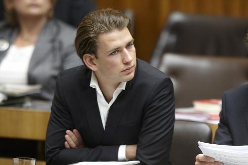 Sebastian Kurz sinh năm 1986 ở Vienna, được chính thức bổ nhiệm vị trí Ngoại trưởng Áo, trở thành vị bộ trưởng trẻ nhất ở Áo từ năm 1945 và là ngoại trưởng trẻ nhất châu Âu hiện tại