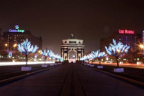 Khải hoàn môn nằm trên đại lộ Kutuzov, Nga trở nên lung linh hơn chuẩn bị chào đón ngày đầu tiên của năm mới