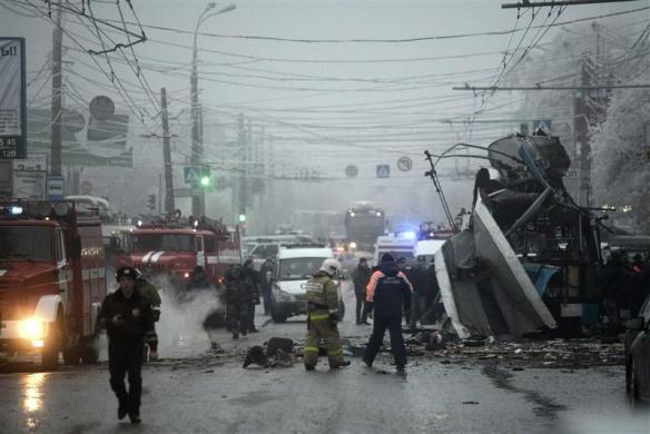 Một ngày sau vụ đánh bom khiến 17 người thiệt mạng, thành phố Volgograd của Nga lại xảy ra vụ nổ bom khủng bố trên xe điện làm ít nhất 15 người chết, 23 người bị thương