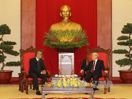 Chiều 13/1, tại Trụ sở Trung ương Đảng, Tổng Bí thư Nguyễn Phú Trọng đã tiếp thân mật Đại sứ Cuba Herminio López Díaz đến chào xã giao nhân bắt đầu nhiệm kỳ công tác Việt Nam.