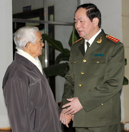 Bộ trưởng BCA Trần Đại Quang gặp gỡ, thăm hỏi các đồng chí nguyên lãnh đạo các tỉnh Tây Nguyên