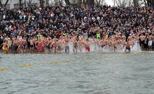 Cuộc đua bơi lội ở Sava, phía tây của Belgrade - là thủ đô và là thành phố lớn nhất của Serbia. Thành phố này nằm giữa hợp lưu của hai con sông Sava và Danube ở bắc miền trung Serbia