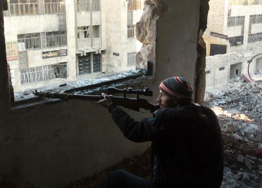 Một phiến quân nổi dậy chống chính phủ Syria ở Aleppo
