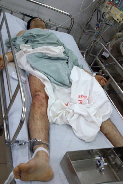Đối tượng Nguyễn Đình Cường đang được điều trị tại bệnh viện