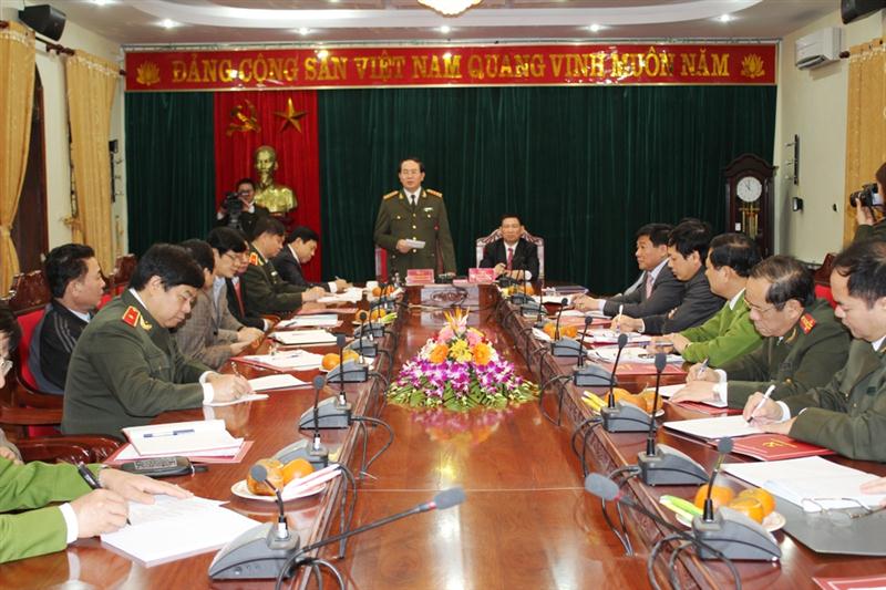 Đồng chí Bộ trưởng làm việc với BTV Tỉnh ủy Nghệ An.