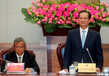 Thủ tướng Nguyễn Tấn Dũng phát biểu tại buổi làm việc với Tổng Liên đoàn Lao động Việt Nam, sáng 11/3. Ảnh: VGP/Nhật Bắc