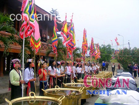 Lễ hội Đền Chín Gian mang đậm sắc màu  của miền Tây xứ Nghệ