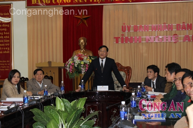 Đại tá Nguyễn Hữu Cầu - Phó Giám đốc Công an tỉnh  phát biểu kiến nghị bổ sung bộ luật