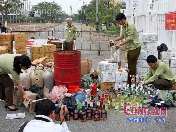 Kiểm tra, tiêu hủy hàng lậu, hàng giả,  hàng gian lận thương mại