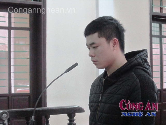 Bị cáo Nguyễn Công Mạnh tại tòa