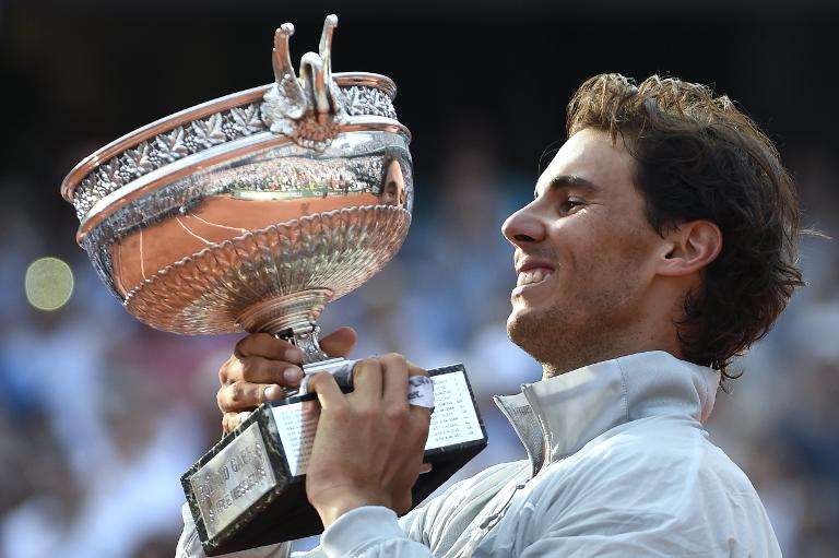 Ông vua sân đất nện Rafael Nadal giành chiến thắng trong trận chung kết Roland Garros lần thứ chín