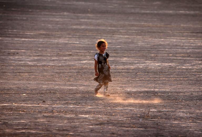 Một đứa trẻ Iraq tại khu vực trạm kiểm soát của người Kurd ở ASKI kalak