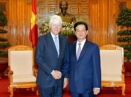 Thủ tướng Nguyễn Tấn Dũng tiếp cựu Tổng thống Hoa Kỳ Bill Clinton thăm Việt Nam.