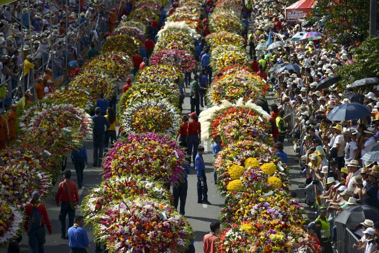Hình ảnh trong cuộc diễu hành ''Silleteros'' tại lễ hội hoa tại Medellin, Colombia