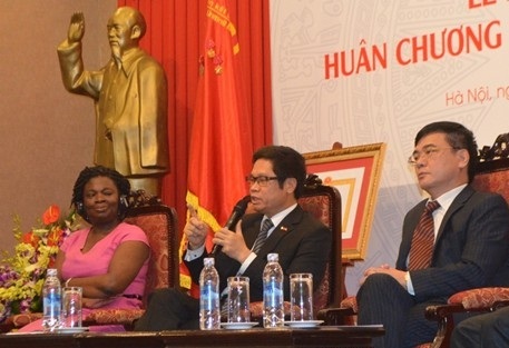 Chủ tịch VCCI Vũ Tiến Lộc phát biểu tại Diễn đàn Doanh nhân Việt Nam năm 2014.