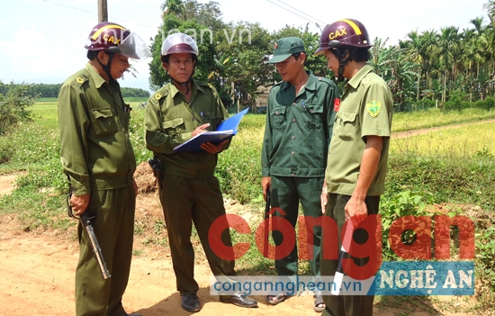 Lực lượng Công an xã luôn bám sát địa bàn giải quyết các vụ việc liên quan