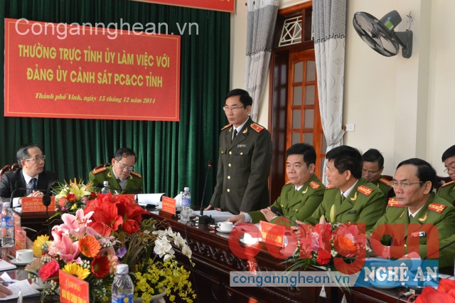 Thiếu tướng Nguyễn Xuân Lâm, Giám đốc Công an tỉnh phát biểu tại buổi làm việc