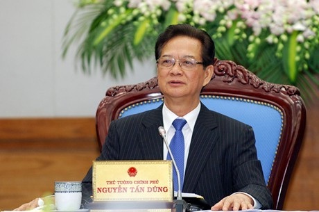 Thủ tướng Nguyễn Tấn Dũng nhấn mạnh cải thiện môi trường kinh doanh là nhiệm vụ sống còn, người đứng đầu cơ quan nào không làm được thì nên mời làm việc khác.