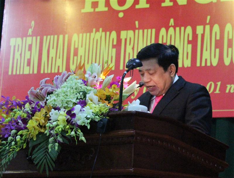 Đồng chí Nguyễn Xuân Đường, Phó Bí thư Tỉnh ủy, Chủ tịch UBND tỉnh biểu dương những thành tích xuất sắc của Công an Nghệ An.