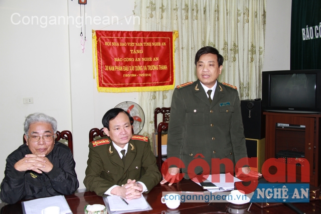Đại tá Hồ Văn Tứ, Phó giám đốc Công an tỉnh phát biểu tại buổi gặp mặt