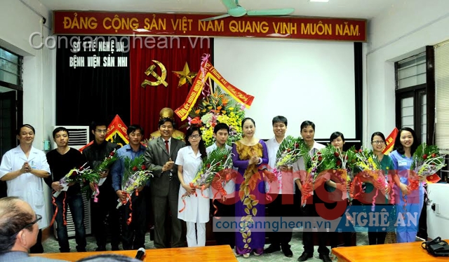 10 y, bác sĩ Bệnh viện Sản - Nhi Nghệ An được tuyên dương