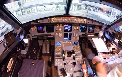 Mô hình bên trong cabin của máy bay Airbus A320. (ảnh: EPA)