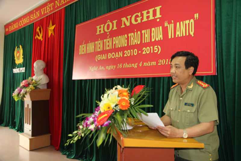 Đại tá Hồ Văn Tứ, Phó Giám đốc Công an tỉnh chỉ đạo tại hội nghị