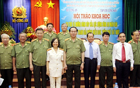 Bộ trưởng Trần Đại Quang và các đại biểu dự hội thảo.