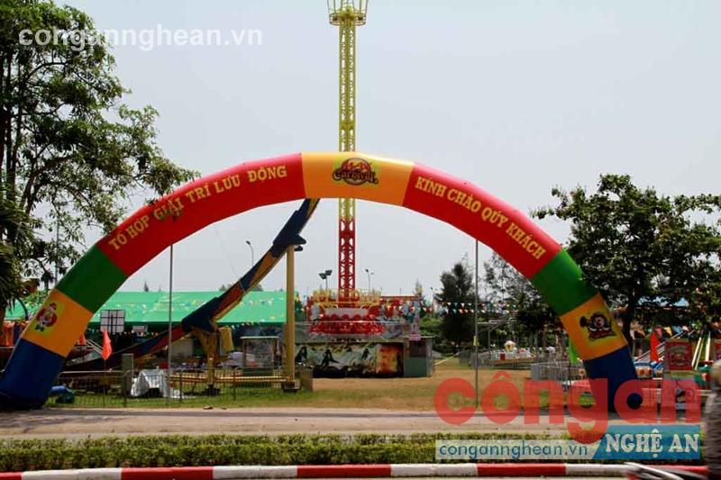 Sân vận động phường Thu Thủy bị cho thuê với giá bèo bọt trong 5 tháng 
