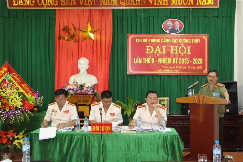 Đồng chí Đại tá – Nguyễn Đình Dung, Uỷ viên ban Thường vụ Đảng ủy – Phó Giám đốc Công an tỉnh phát biểu tại đại hội.