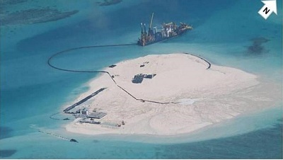 Trung Quốc bồi đắp (trái phép) quy mô lớn các bãi đá tại Biển Đông. Ảnh: Bộ Ngoại giao Philippines