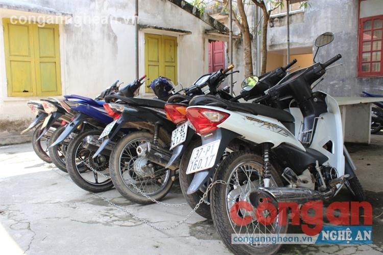 Số xe máy là tang vật vụ án  được Công an huyện Yên Thành thu giữ 