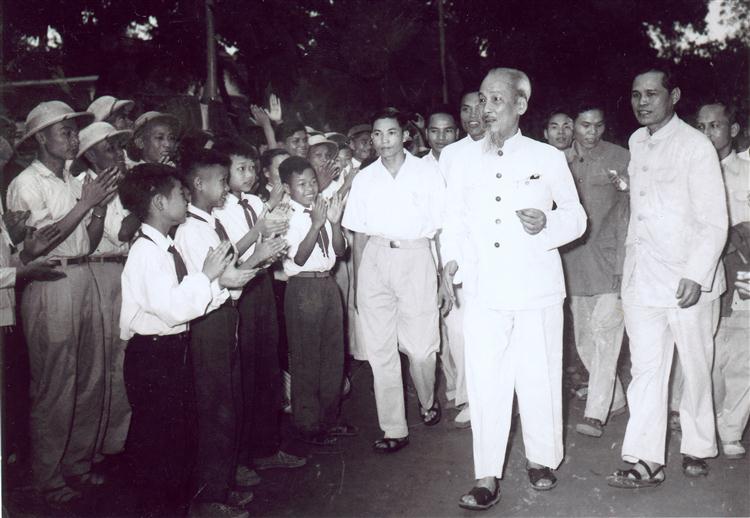 Chủ tịch Hồ Chí Minh đã hiến dâng cả cuộc đời mình cho độc lập của dân tộc và hạnh phúc của nhân dân, là người chiến sỹ cộng sản quốc tế mẫu mực và  người bạn thân thiết của các dân tộc - Ảnh tư liệu