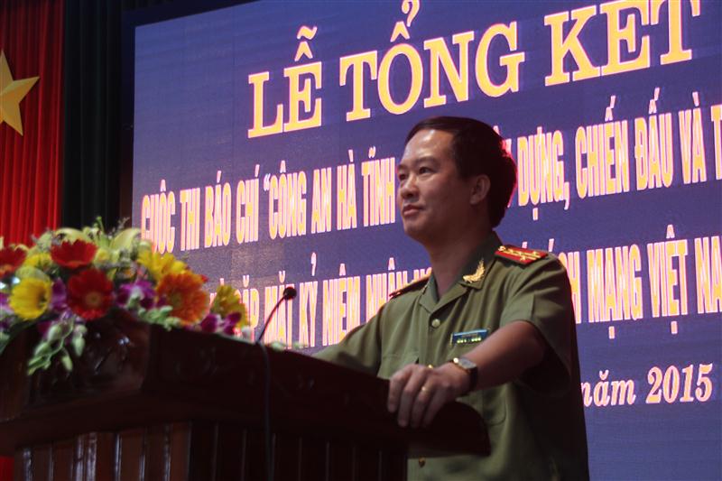 Đại tá Lê Văn Sao, Giám đốc Công an tỉnh phát biểu tại buổi lễ