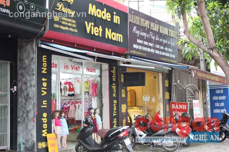 Các cửa hàng kinh doanh thời trang sản xuất tại Việt Nam mọc lên ngày càng nhiều tại thành phố Vinh