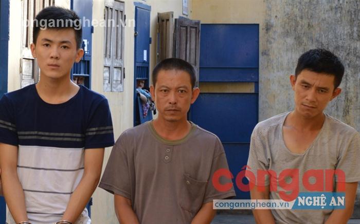 Một số đối tượng phạm tội về ma tuý  bị Công an TX Thái Hoà bắt giữ