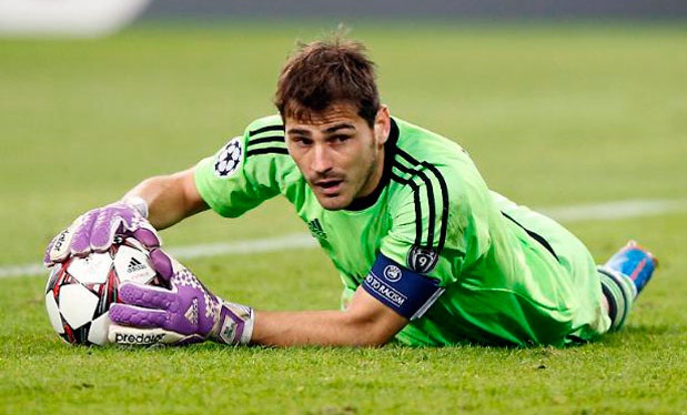 Casillas sắp là người của Porto
