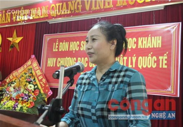 Đồng chí  Đinh Thị Lệ Thanh - Ủy viên BTV tỉnh ủy - Phó chủ tịch UBND tỉnh phát biểu tại buổi lễ