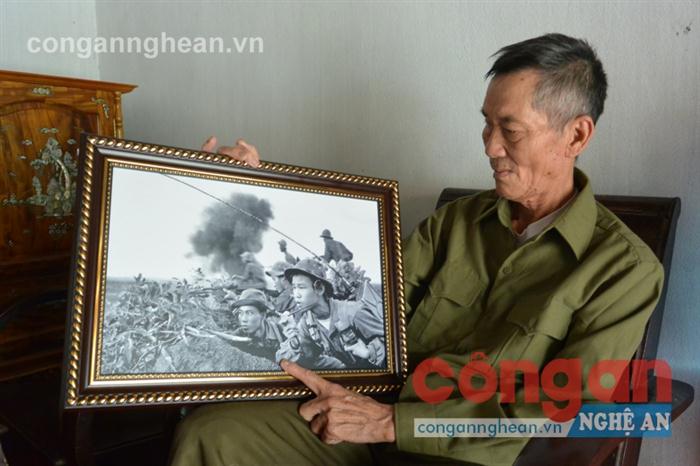  Sau hơn 40 năm, người thương binh Hồ Văn Quang mới hay tin đồng đội nhờ tấm ảnh của nhiếp ảnh gia Đoàn Công Tính