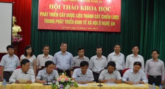 Các doanh nghiệp ký kết biên bản hợp tác đầu tư phát triển cây dược liệu tại Nghệ An