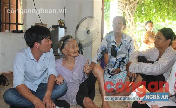 Hàng chục hộ dân ở xã Quỳnh Thạch, huyện Quỳnh Lưu        có nguy cơ trắng tay vì cho bà Hoa vay tiền