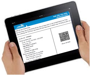 Hành khách có thể dùng điện thoại thông minh hay máy tính bảng lưu lại thông tin vé điện tử thay cho vé giấy để lên tàu.