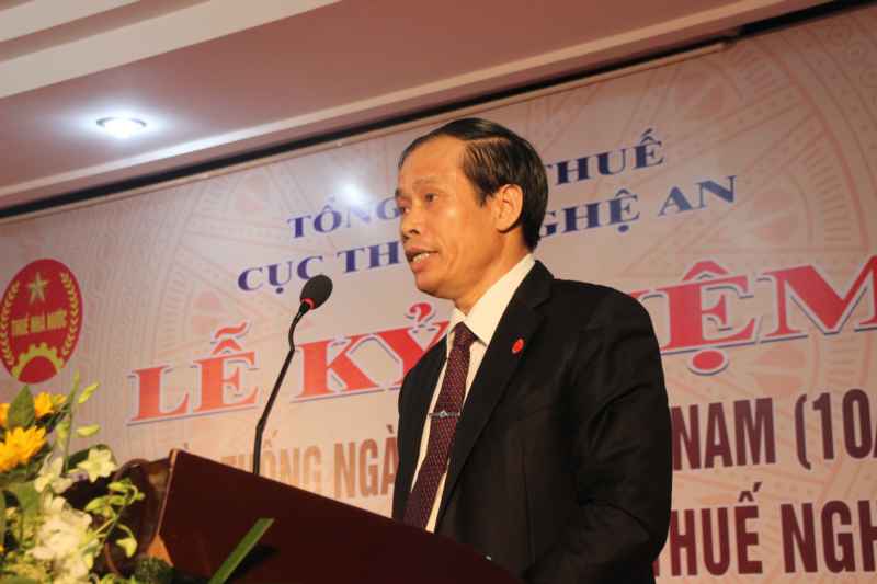 Ông Nguyễn Đình Hòa, cục trưởng Cục Thuế đọc diễn văn khai mạc