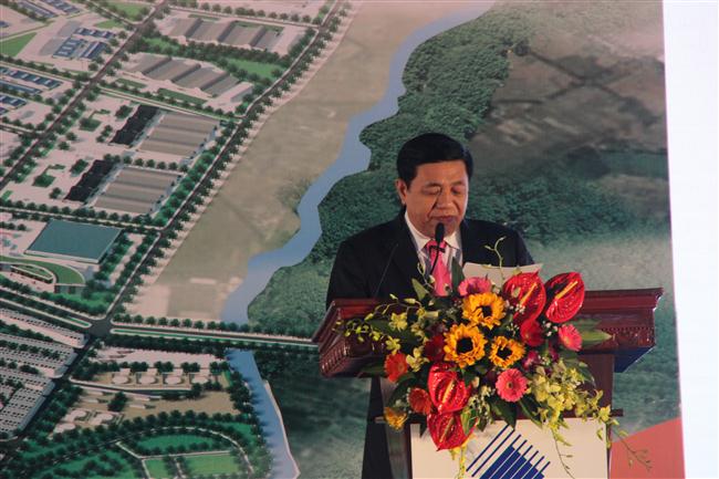 Đồng chí Nguyễn Xuân Đường, Chủ tịch UBND tỉnh Nghệ An phát biểu tại buổi lễ