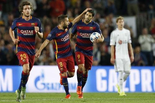 Suarez tỏa sáng đúng lúc giúp Barca có trận thắng 