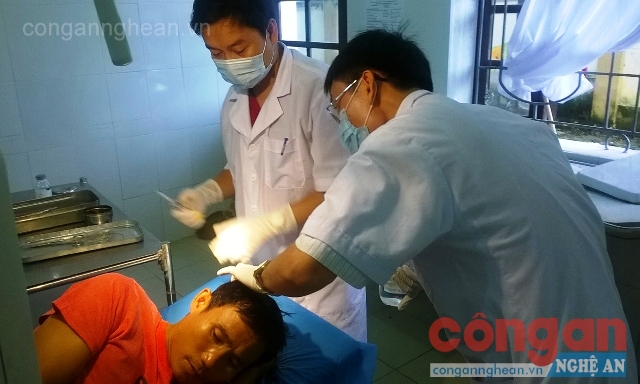 Bệnh nhân đang được điều trị tại Bệnh viện Đa khoa huyện Quỳ Châu
