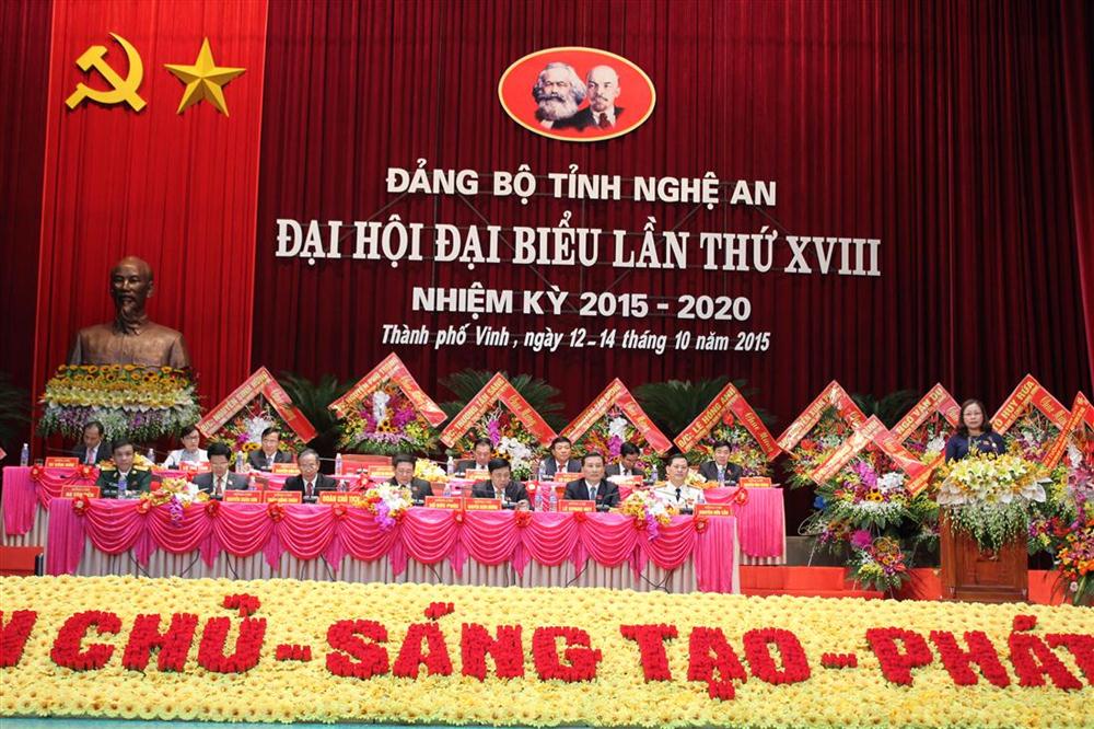 Đoàn Chủ tịch Đại hội đại biểu Đảng bộ tỉnh Nghệ An lần thứ XVIII